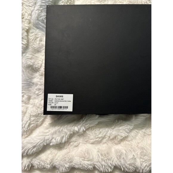 SWAROVSKI x SKIMS NWT Diamond Encrusted thong - Picture 3 of 4